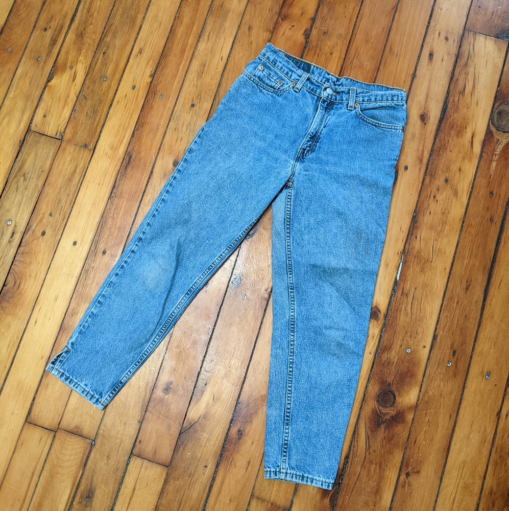 (31) vtg 90s high waisted slim fit levi's made in isa jeans